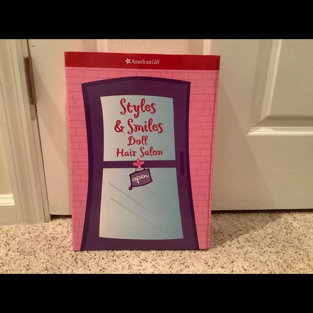 American Girl Styles & Smiles Fold Out Doll Salon